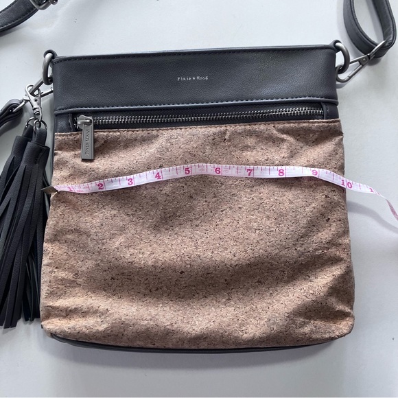 Pixi Mood Dove Grey Vegan Leather&Natural Cork Tassel Crossbody Bag 10”by 9.5” - Picture 15 of 16